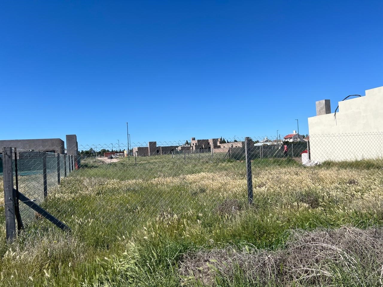 Terreno en Venta en Calle Azara, Entre Juan Cortalezzi Y Juan De Elías, Las Acacias, Bahía Blanca - Bahía Blanca Propiedades | SITIO OFICIAL l
