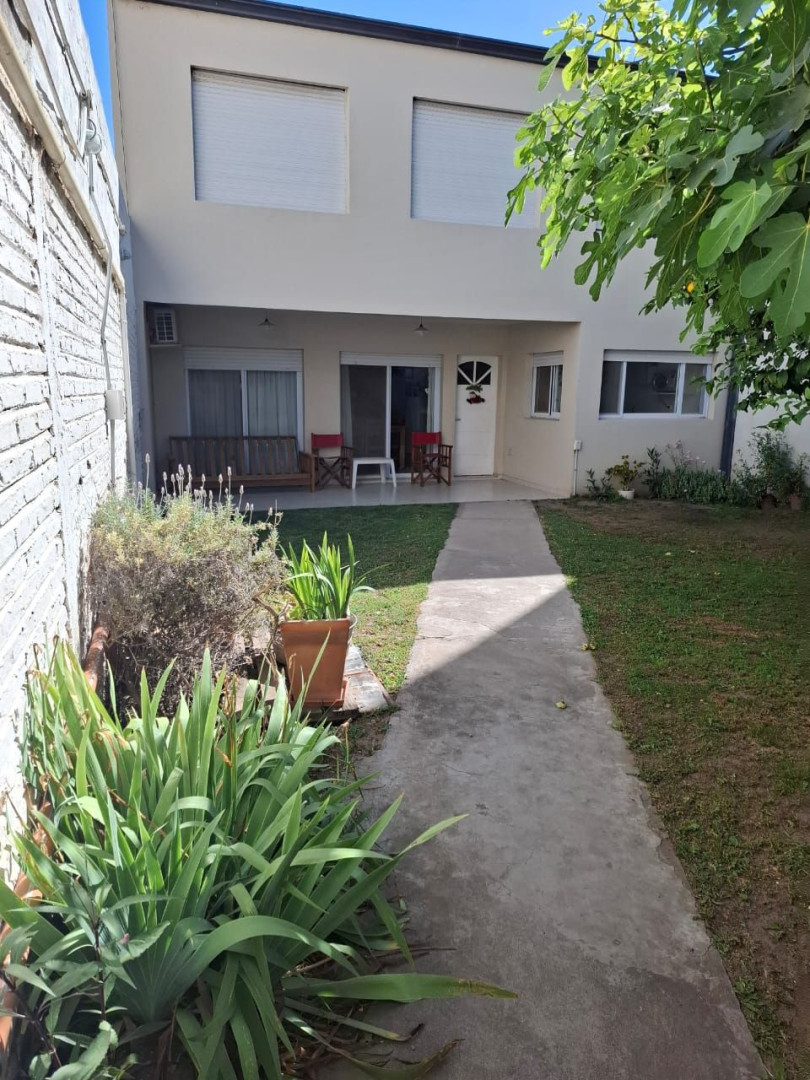 Casa + Departamento en Venta en Witcomb 100, La Falda, Bahía Blanca - Bahía Blanca Propiedades | SITIO OFICIAL l