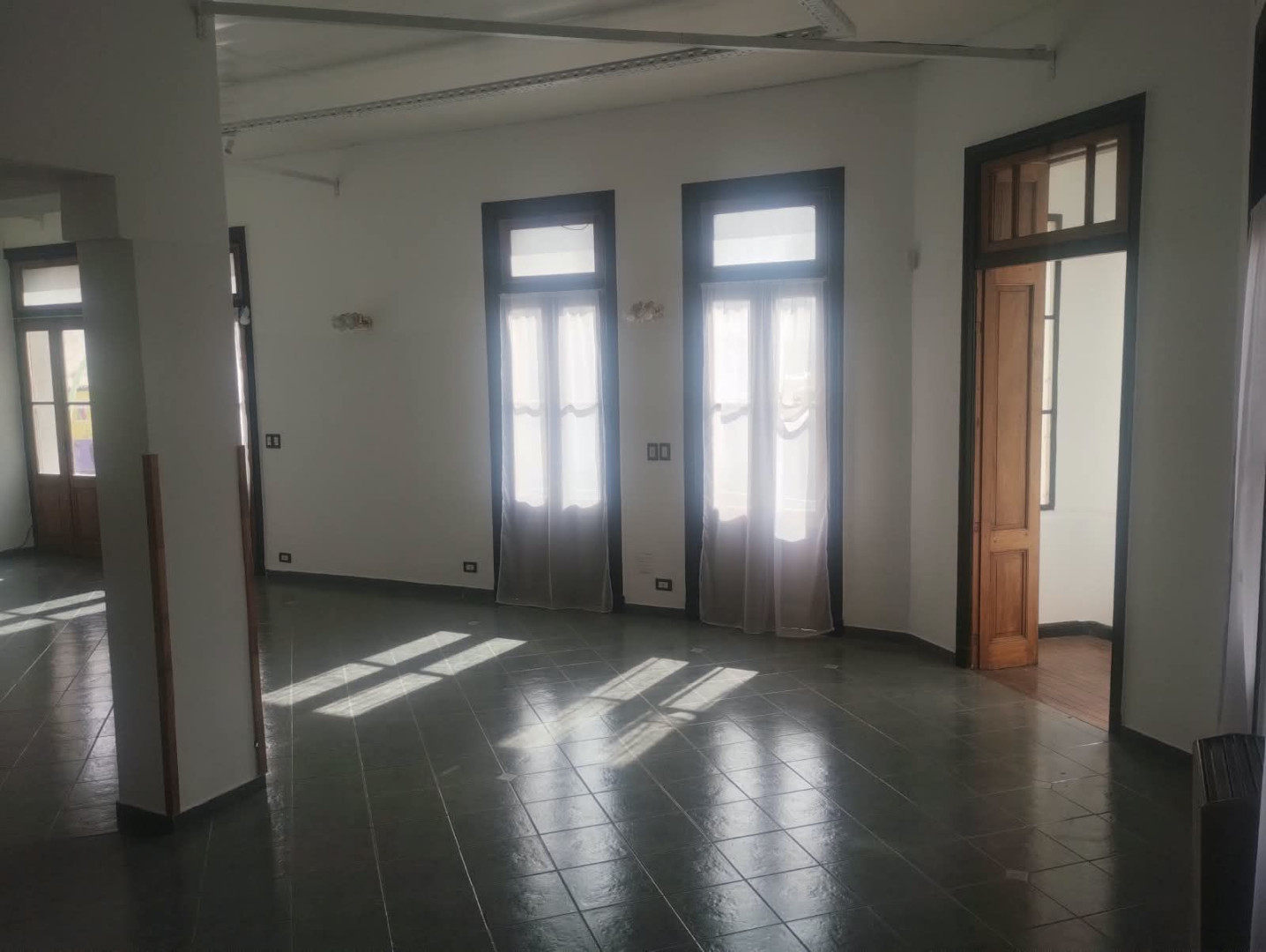 Oficina en Alquiler en Brown 159, Centro, Bahía Blanca - Bahía Blanca Propiedades | SITIO OFICIAL l