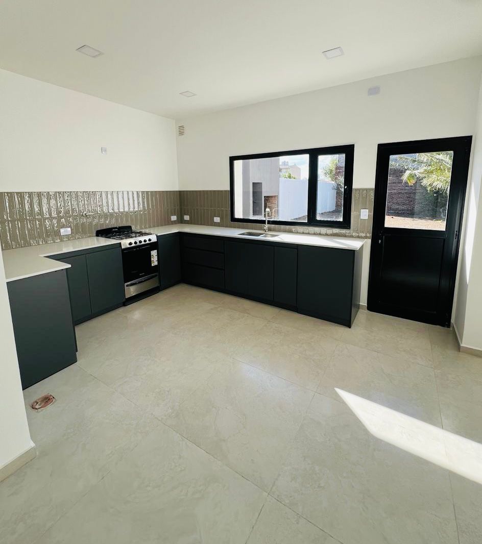 Casa en Venta en CANADA 80, Universitario, Bahía Blanca - Bahía Blanca Propiedades | SITIO OFICIAL l