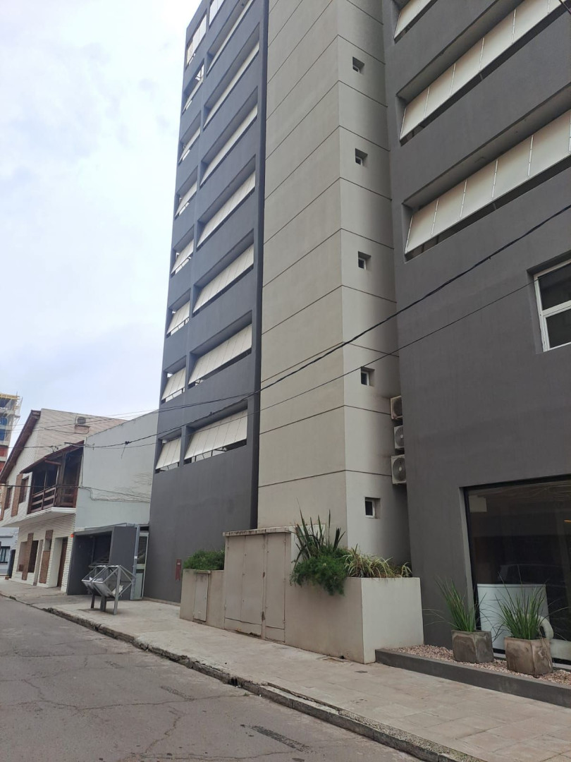Cochera en Alquiler en Sarmiento 550, Centro, Bahía Blanca - Bahía Blanca Propiedades | SITIO OFICIAL l
