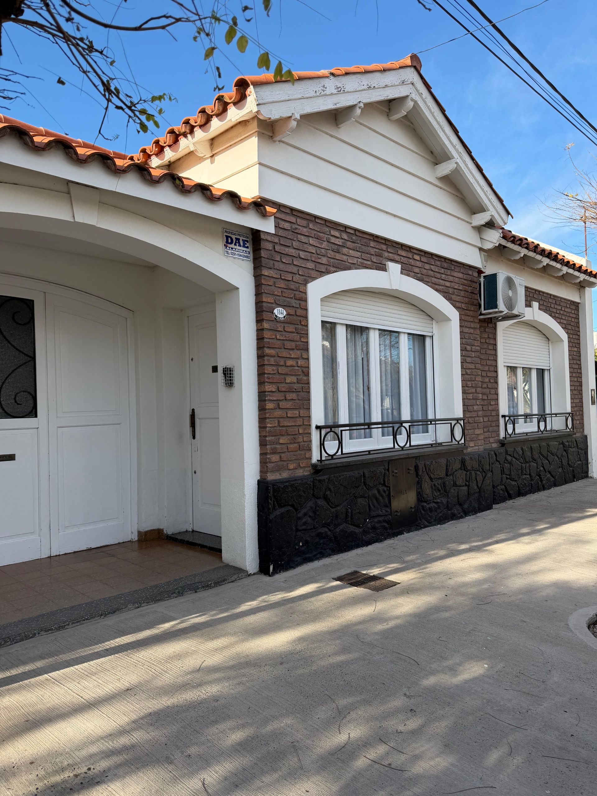 Casa en Venta en La Falda 1800, La Falda, Bahía Blanca - Bahía Blanca Propiedades | SITIO OFICIAL l