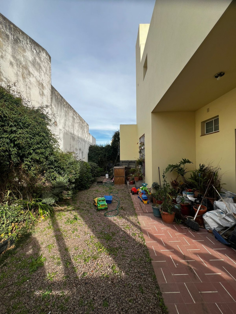 Casa en Venta en Nicaragua 1348, Universitario, Bahía Blanca - Bahía Blanca Propiedades | SITIO OFICIAL l