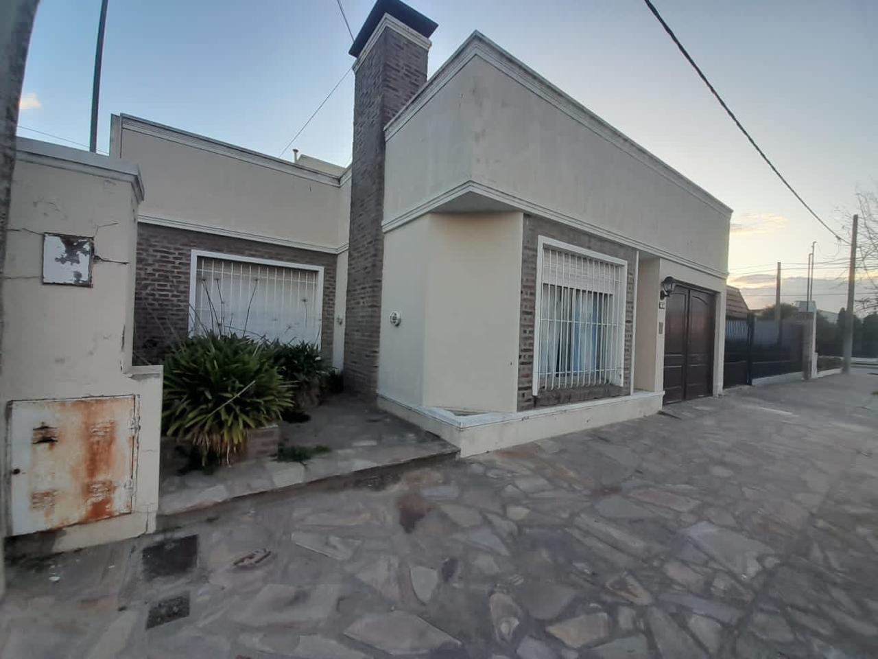 Casa en Venta en Sarmiento 500,  Coronel Pringles - Bahía Blanca Propiedades | SITIO OFICIAL l