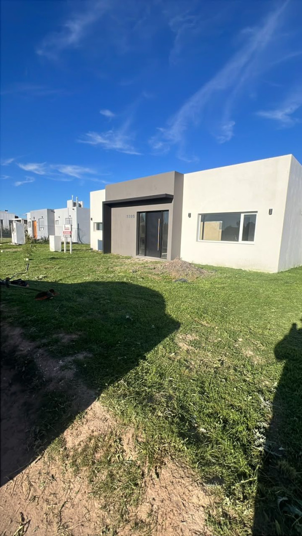 Casa en Venta en Charcas 5200, Las Acacias, Bahía Blanca - Bahía Blanca Propiedades | SITIO OFICIAL l