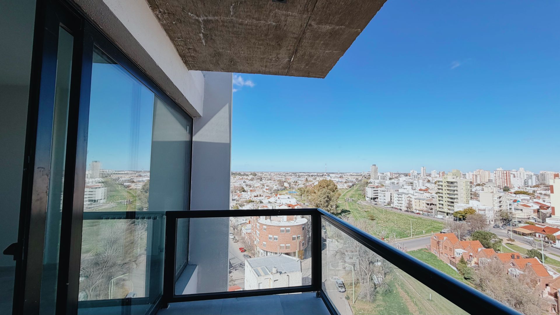 Departamento en Alquiler en 3 De Febrero 42 10° B, La Falda, Bahía Blanca - Bahía Blanca Propiedades | SITIO OFICIAL l