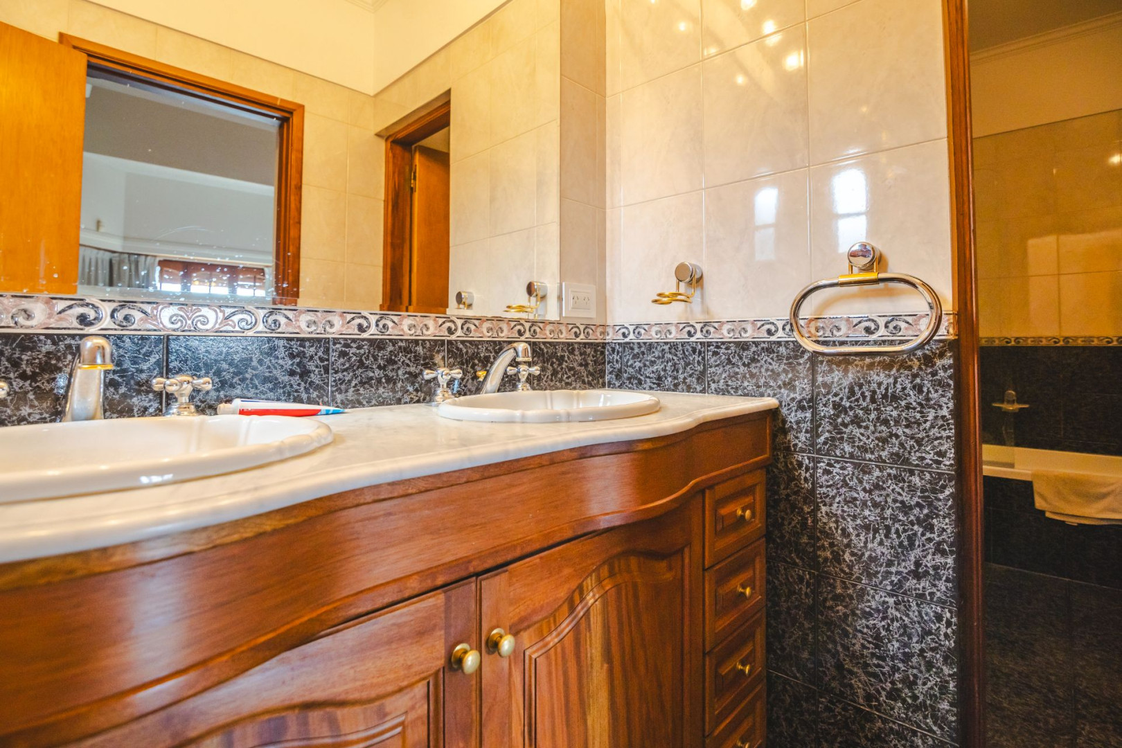 Casa en Venta en Hueque 107,  Bahía Blanca - Bahía Blanca Propiedades | SITIO OFICIAL l