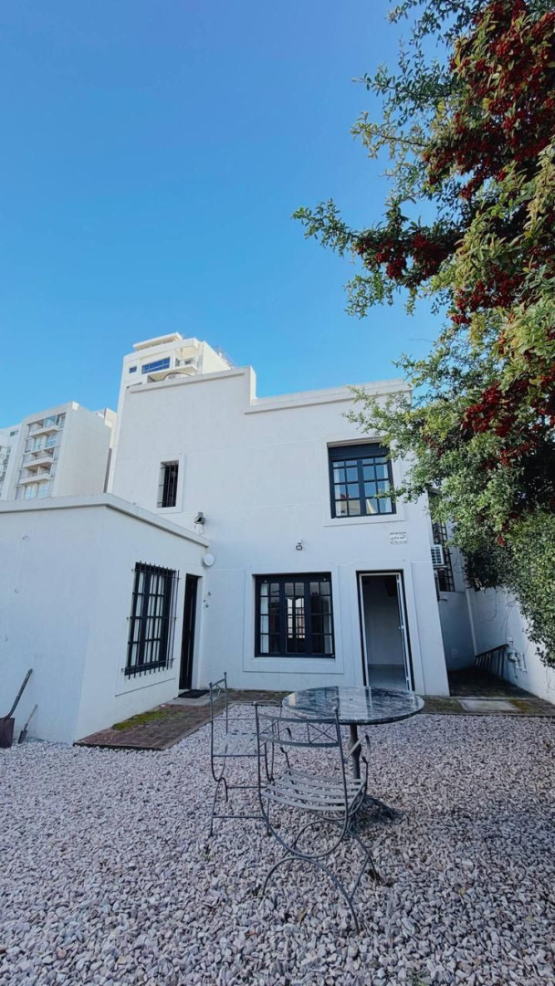 Casa en Venta en Hipolito Irigoyen 805, Macrocentro, Bahía Blanca - Bahía Blanca Propiedades | SITIO OFICIAL l