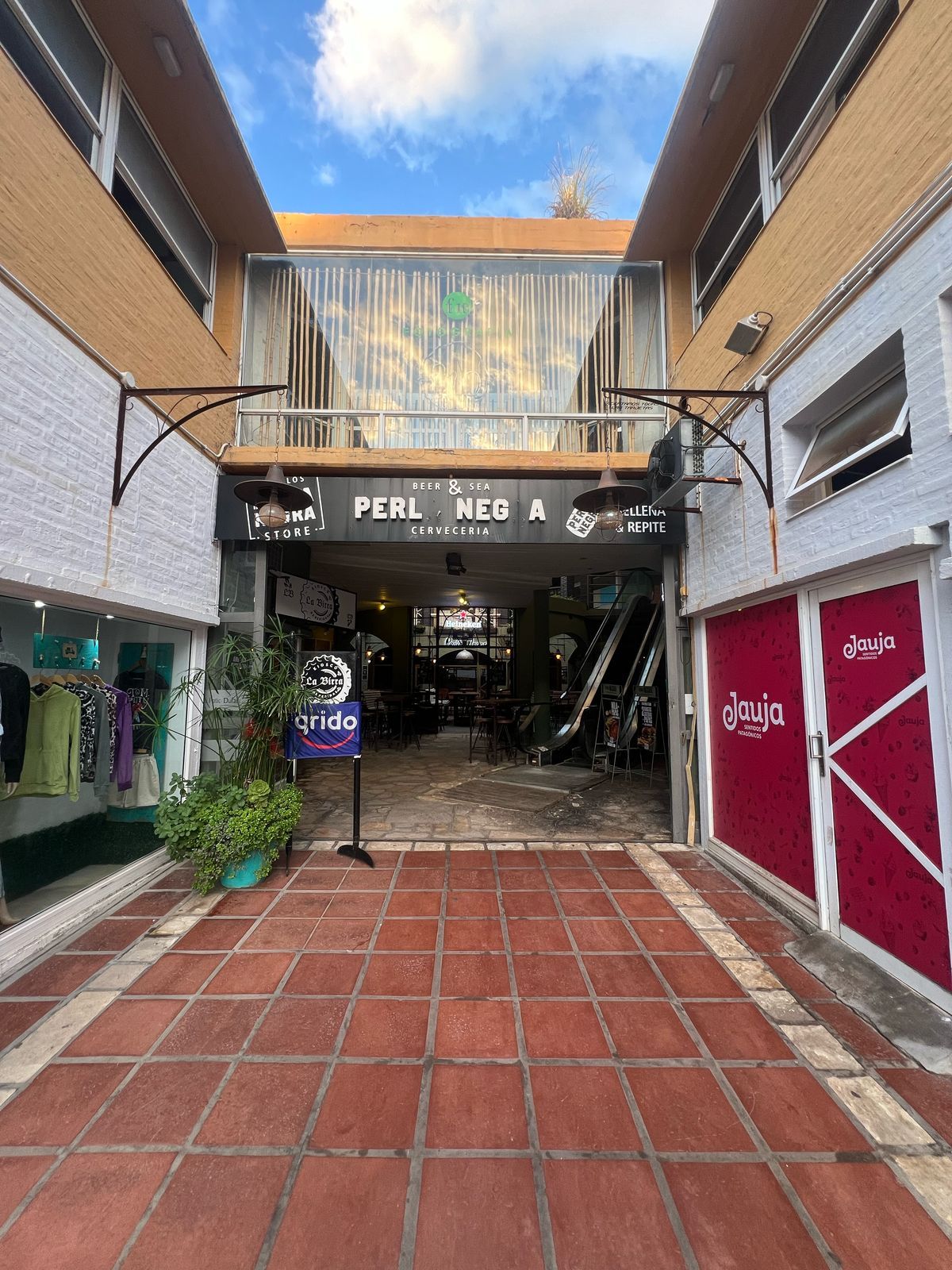 Local en Venta en Peatonal Dufaur,  Monte Hermoso - Bahía Blanca Propiedades | SITIO OFICIAL l