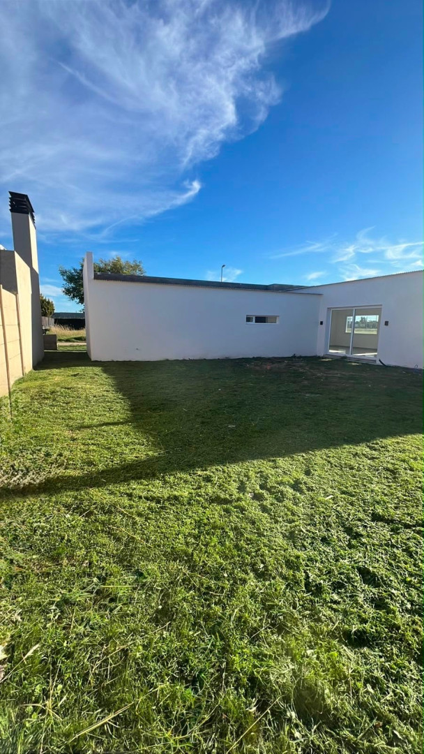 Casa en Venta en Charcas 5205, Las Acacias, Bahía Blanca - Bahía Blanca Propiedades | SITIO OFICIAL l