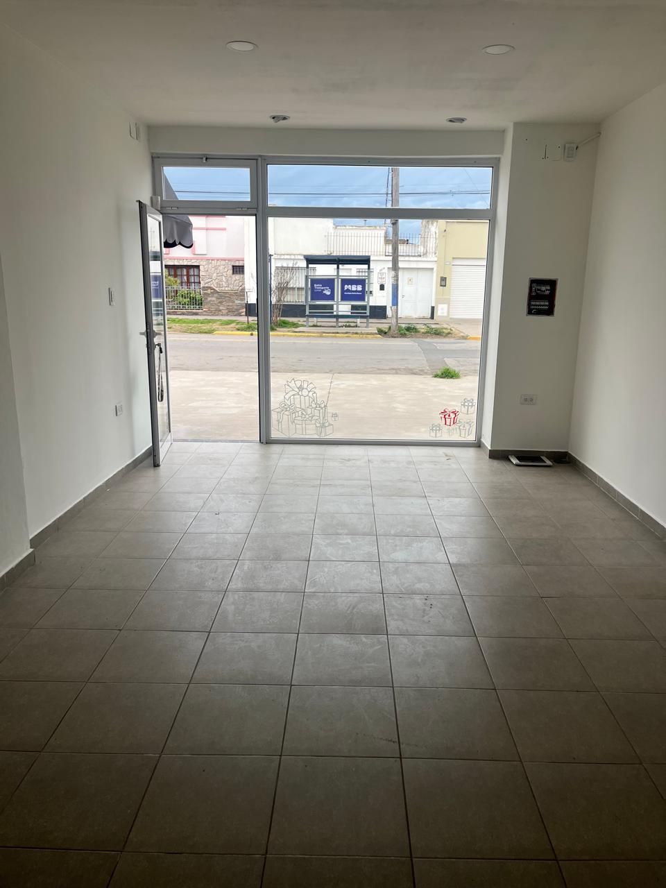 Local en Alquiler en Avenida Arias 2215,  Bahía Blanca - Bahía Blanca Propiedades | SITIO OFICIAL l