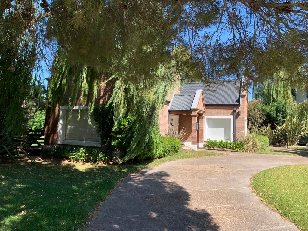 Casa en Venta  Bosque Alto, Bahía Blanca - Bahía Blanca Propiedades | SITIO OFICIAL l