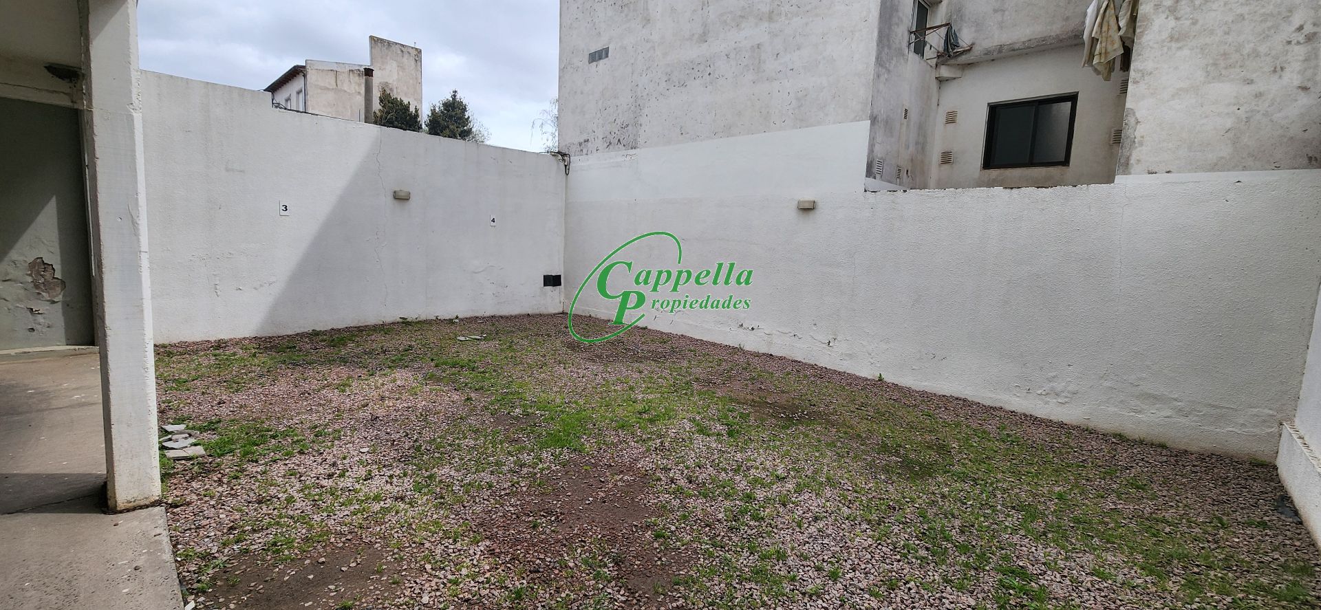 Cochera en Alquiler en Caronti 760, Macrocentro, Bahía Blanca - Bahía Blanca Propiedades | SITIO OFICIAL l