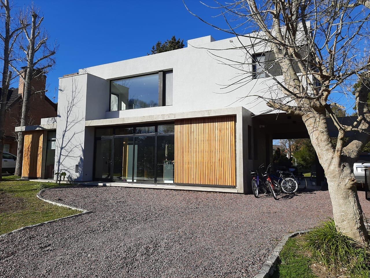 Casa en Alquiler en Club El Carmen,  Berazategui - Bahía Blanca Propiedades | SITIO OFICIAL l