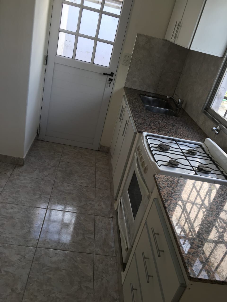 Departamento en Alquiler en Calfucura 647, Centro, Bahía Blanca - Bahía Blanca Propiedades | SITIO OFICIAL l
