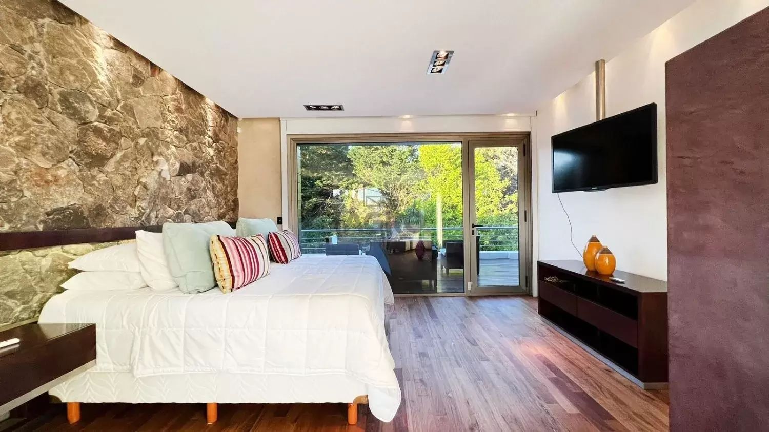 Casa en Venta en Avenida Las Acacias 524,  Pinamar - Bahía Blanca Propiedades | SITIO OFICIAL l