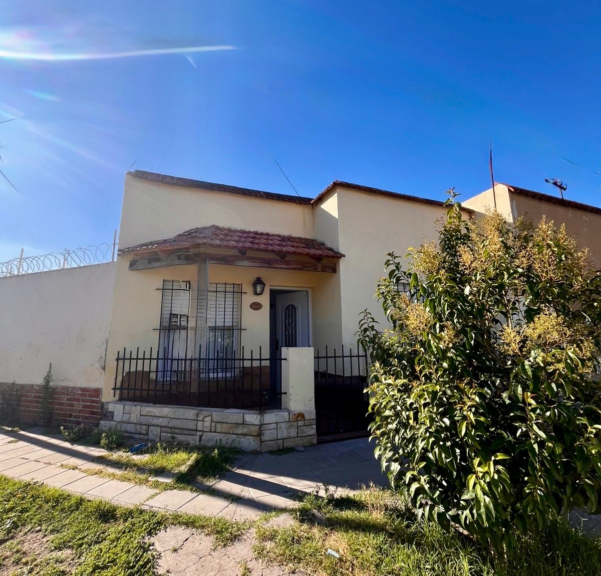 Casa en Venta en Inglaterra 1202, Kilometro 5, Bahía Blanca - Bahía Blanca Propiedades | SITIO OFICIAL l