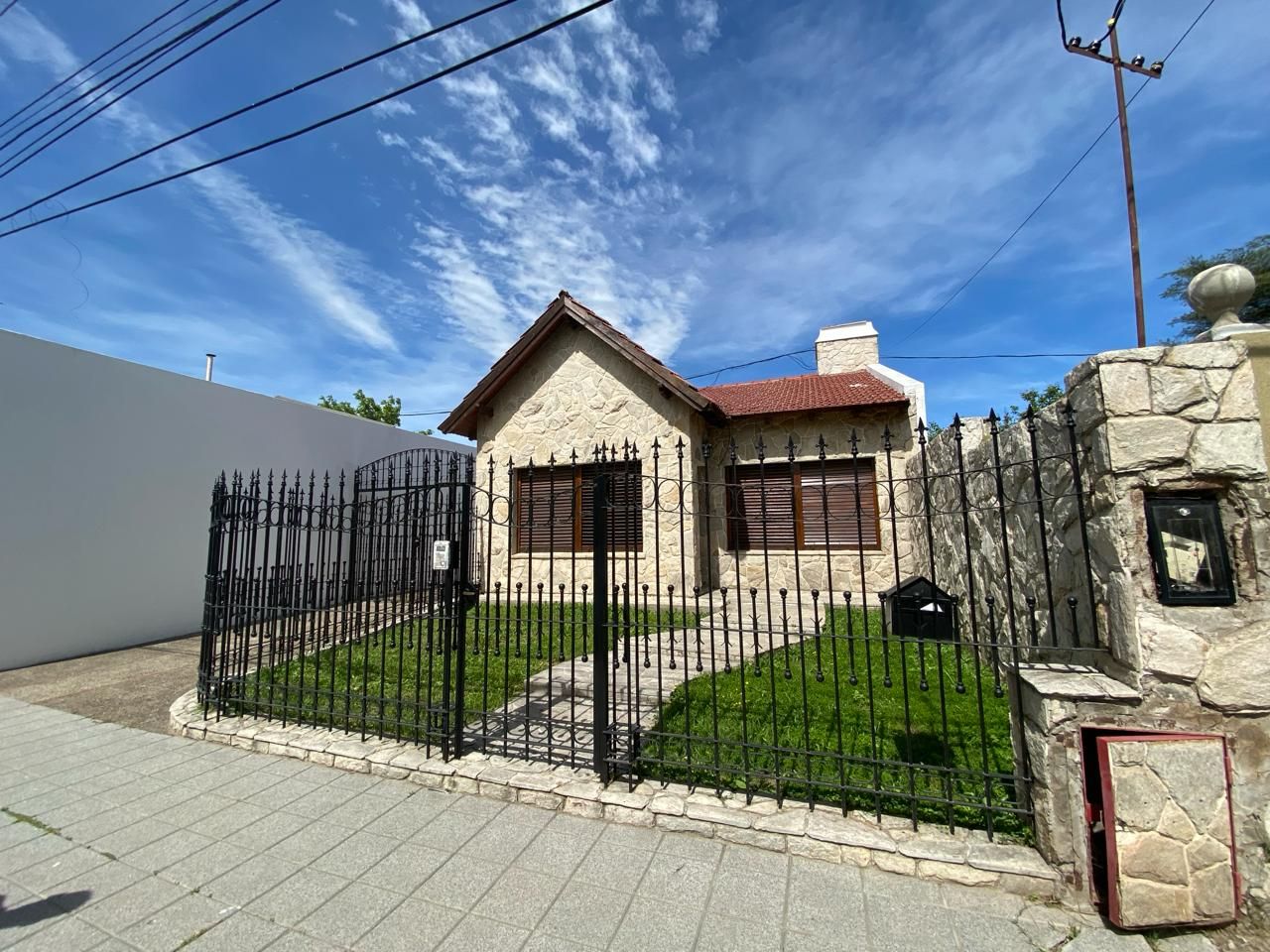Casa en Venta en TARAPACA 1650, Villa Rosas, Bahía Blanca - Bahía Blanca Propiedades | SITIO OFICIAL l