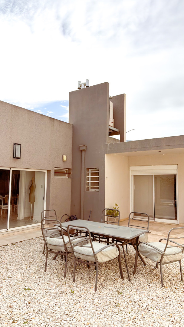 Casa en Venta en Casal 2733, San Agustin, Bahía Blanca - Bahía Blanca Propiedades | SITIO OFICIAL l