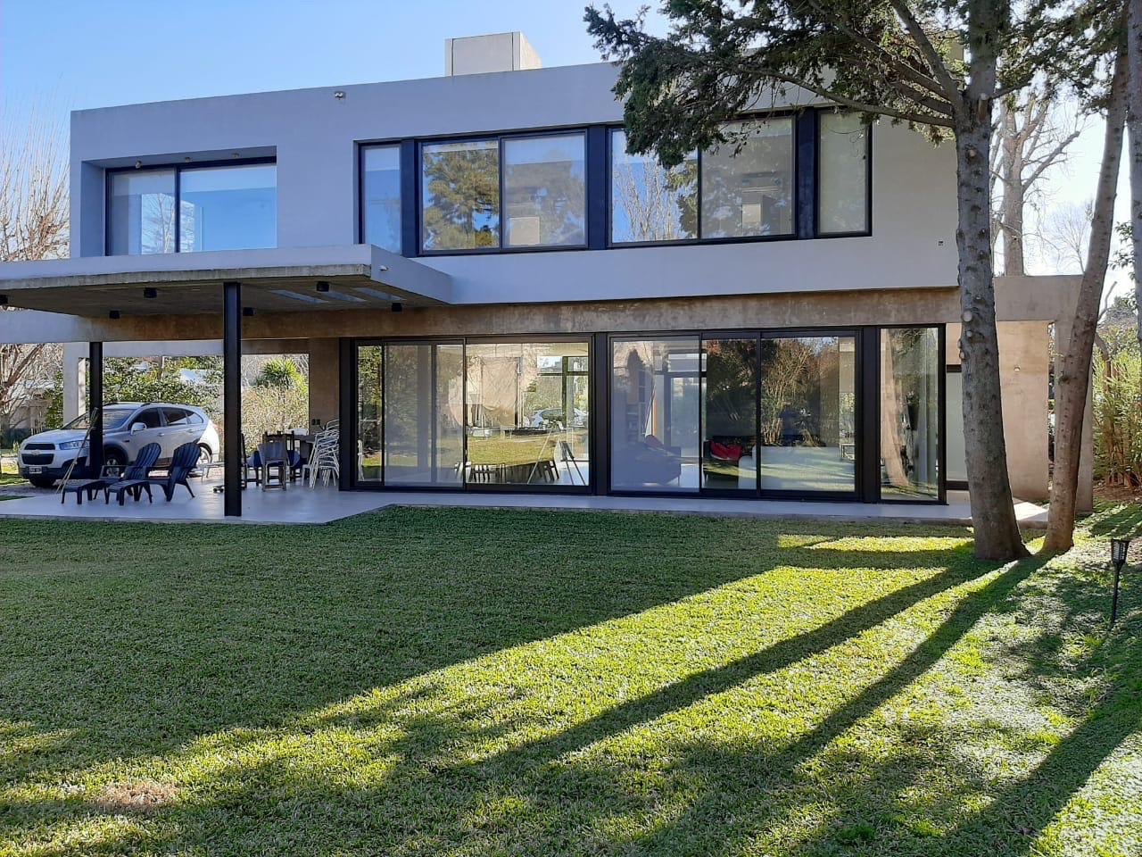Casa en Alquiler en Club El Carmen,  Berazategui - Bahía Blanca Propiedades | SITIO OFICIAL l