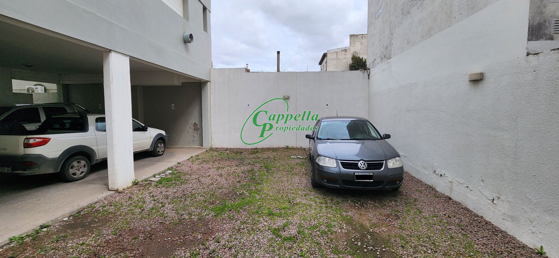 Cochera en Alquiler en Caronti 760, Macrocentro, Bahía Blanca - Bahía Blanca Propiedades | SITIO OFICIAL l