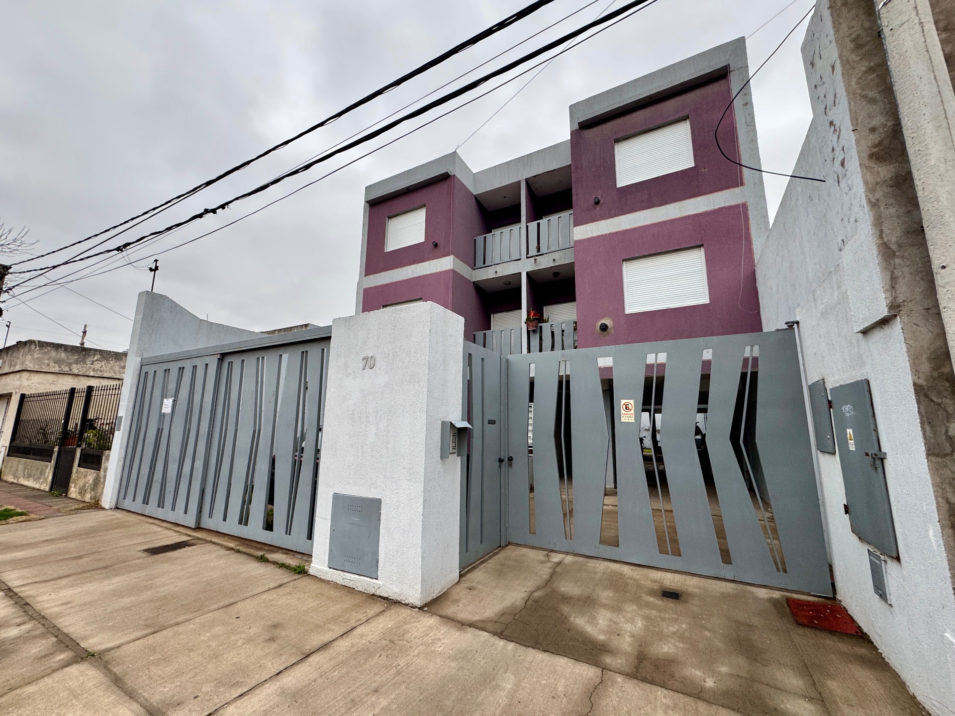 Departamento en Alquiler en Hugony 70, La Falda, Bahía Blanca - Bahía Blanca Propiedades | SITIO OFICIAL l