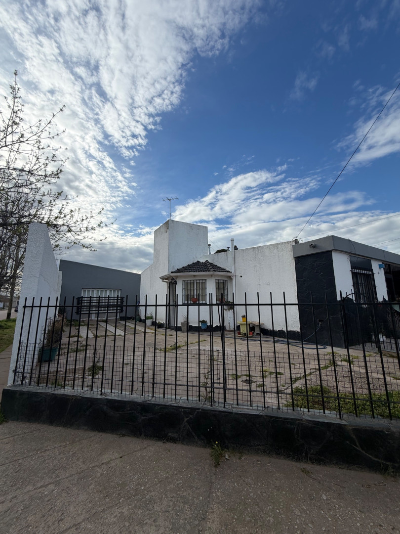 Casa en Venta en Enrique Julio 1100,  Bahía Blanca - Bahía Blanca Propiedades | SITIO OFICIAL l
