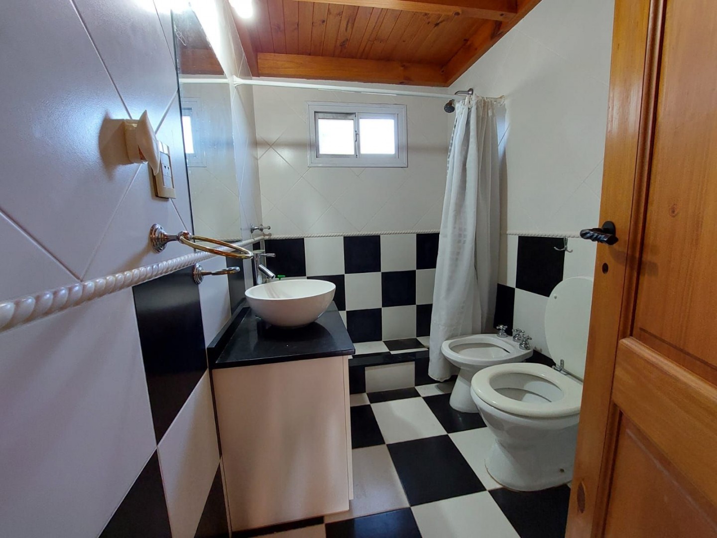 Casa en Venta en Calle Cuatro 720,  Pehuen Co - Bahía Blanca Propiedades | SITIO OFICIAL l