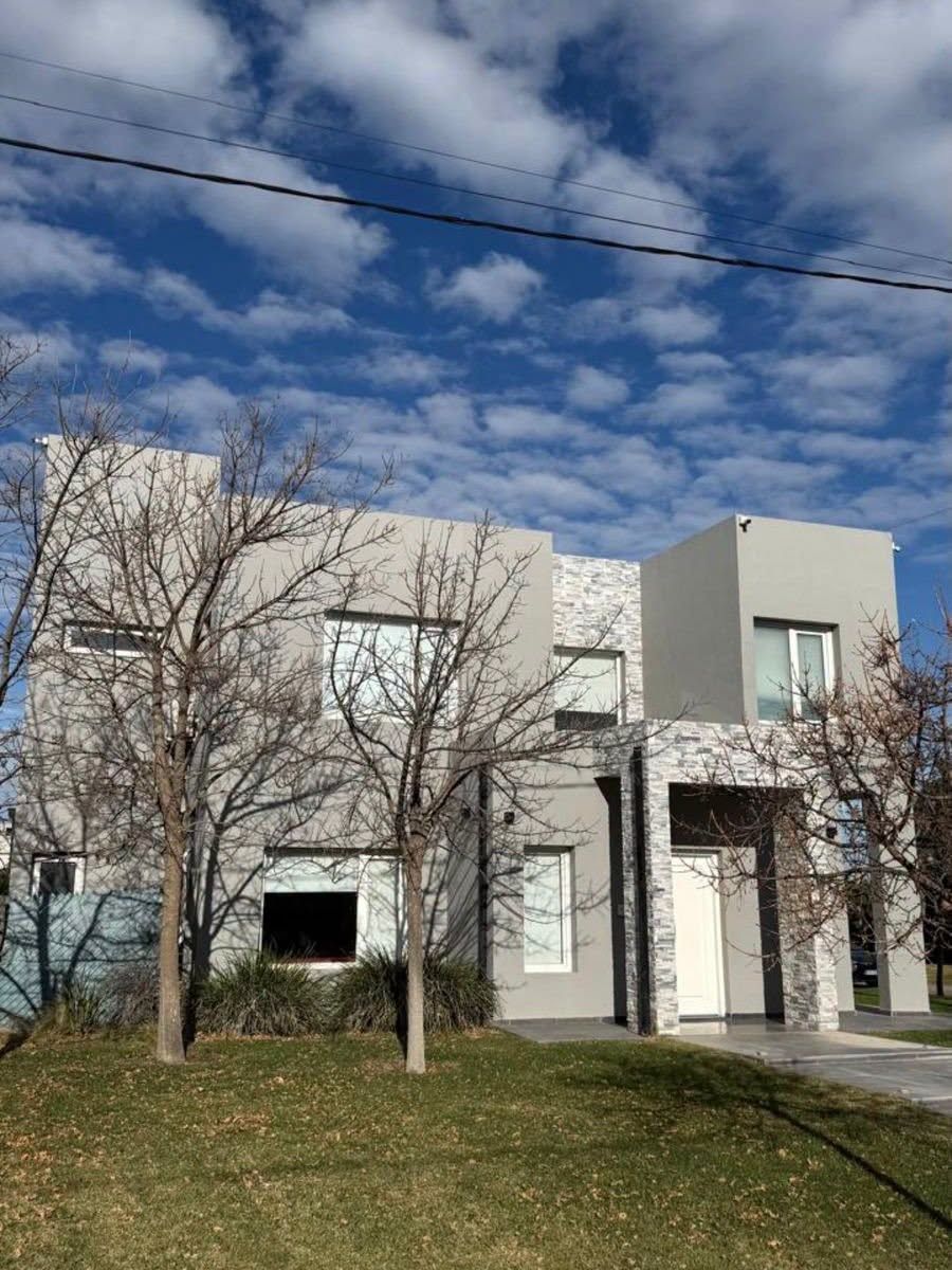 Casa en Venta en Solares Norte , Solares Norte, Bahía Blanca - Bahía Blanca Propiedades | SITIO OFICIAL l