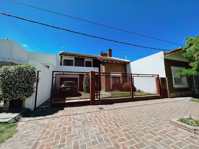 Casa en Venta en Azcuénaga 1143, Villa Floresta, Bahía Blanca - Bahía Blanca Propiedades | SITIO OFICIAL l