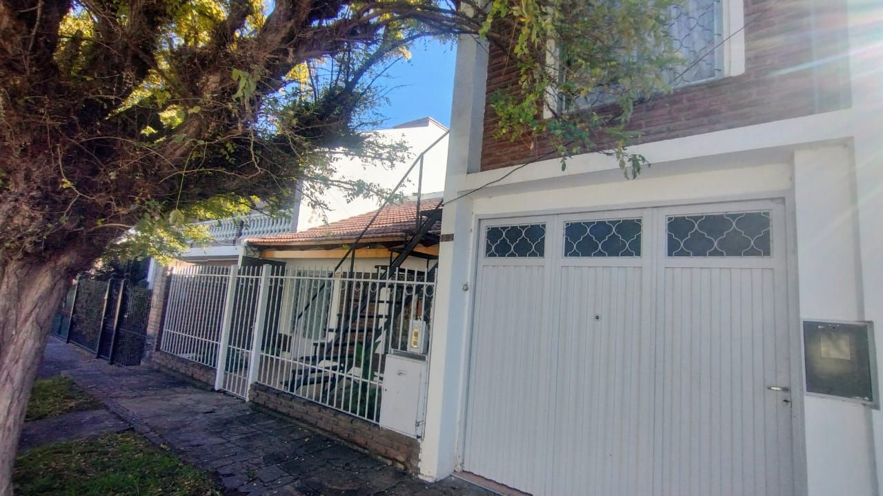 Casa en Venta en YAPEYU 1372, La Falda, Bahía Blanca - Bahía Blanca Propiedades | SITIO OFICIAL l