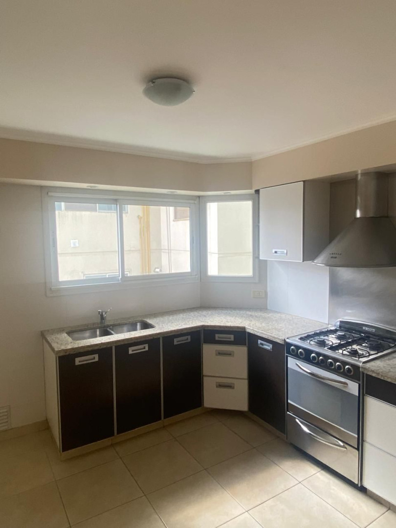 Piso en Alquiler en Yrigoyen Al 300, Centro, Bahía Blanca - Bahía Blanca Propiedades | SITIO OFICIAL l