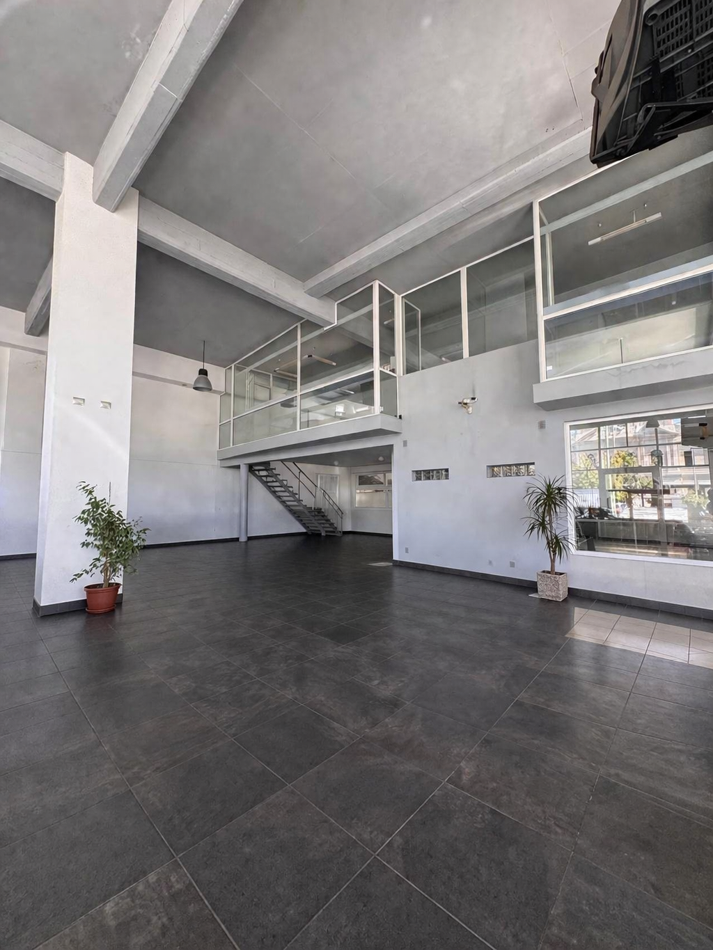 Local en Alquiler en Av Cerri 737,  Bahía Blanca - Bahía Blanca Propiedades | SITIO OFICIAL l