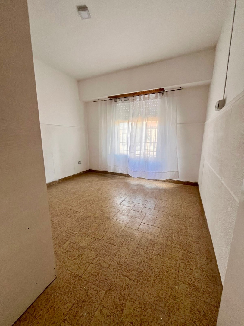 Casa en Venta en Inglaterra 1202, Kilometro 5, Bahía Blanca - Bahía Blanca Propiedades | SITIO OFICIAL l
