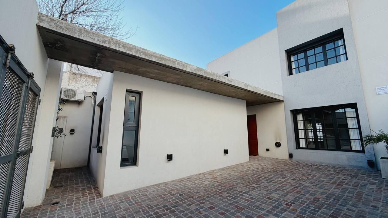 Casa en Venta en Hipolito Irigoyen 805, Macrocentro, Bahía Blanca - Bahía Blanca Propiedades | SITIO OFICIAL l