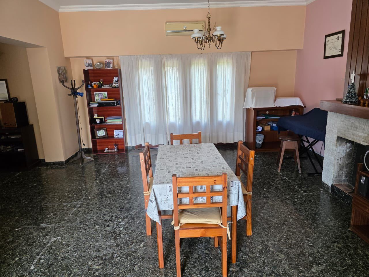 Casa en Venta en Avenida Colon 722,  Carhué - Bahía Blanca Propiedades | SITIO OFICIAL l