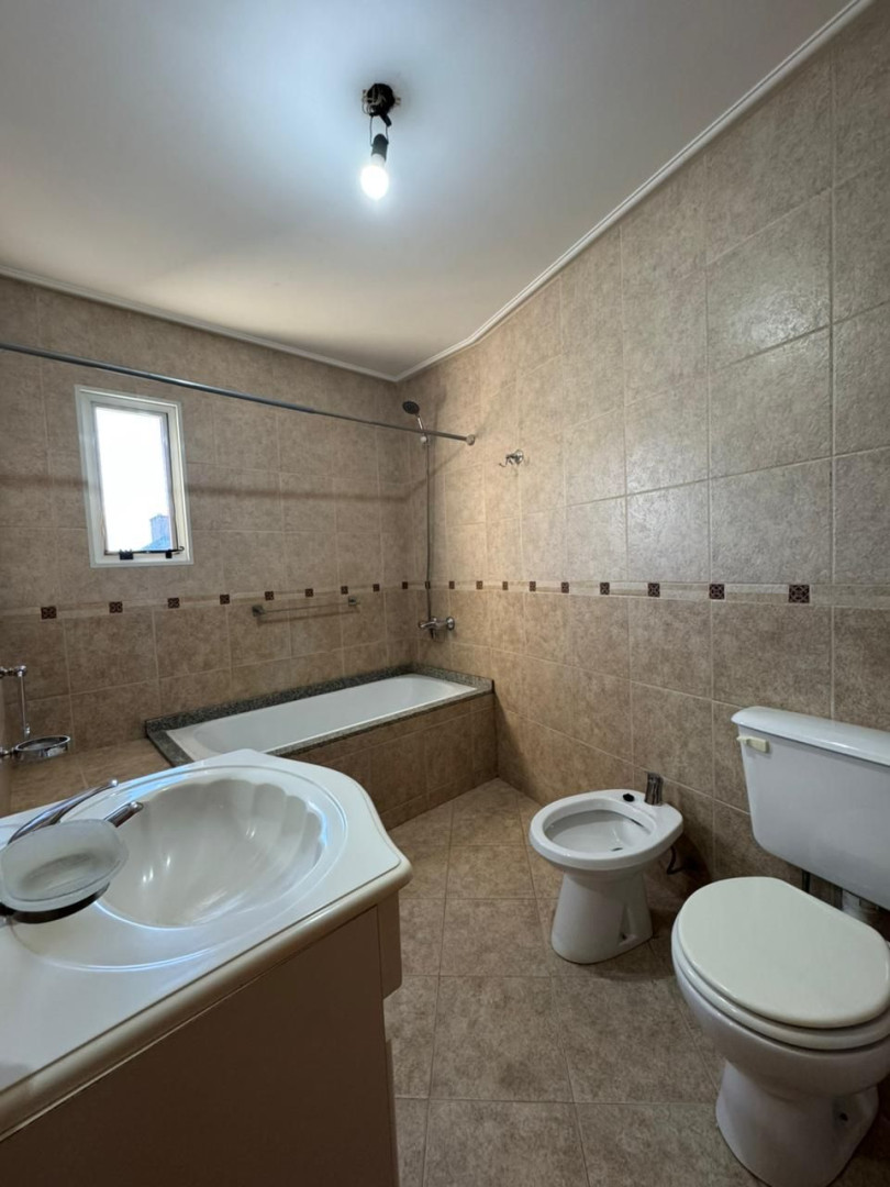 Casa en Alquiler en Los Cedros 26, Bosque Alto, Bahía Blanca - Bahía Blanca Propiedades | SITIO OFICIAL l