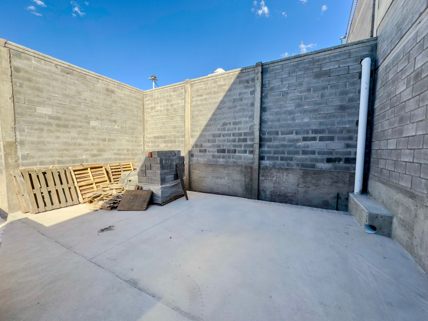 Galpón en Alquiler en Alem 1836, San Cayetano, Bahía Blanca - Bahía Blanca Propiedades | SITIO OFICIAL l