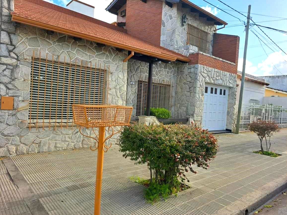 Casa en Venta en Italia 900, Pedro Pico, Bahía Blanca - Bahía Blanca Propiedades | SITIO OFICIAL l