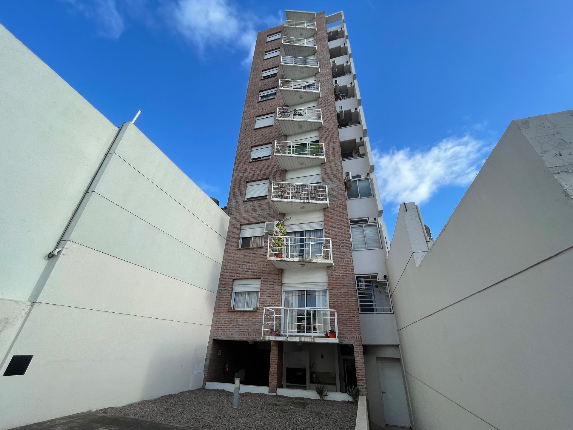 Departamento en Alquiler en Cerrito 56, La Falda, Bahía Blanca - Bahía Blanca Propiedades | SITIO OFICIAL l