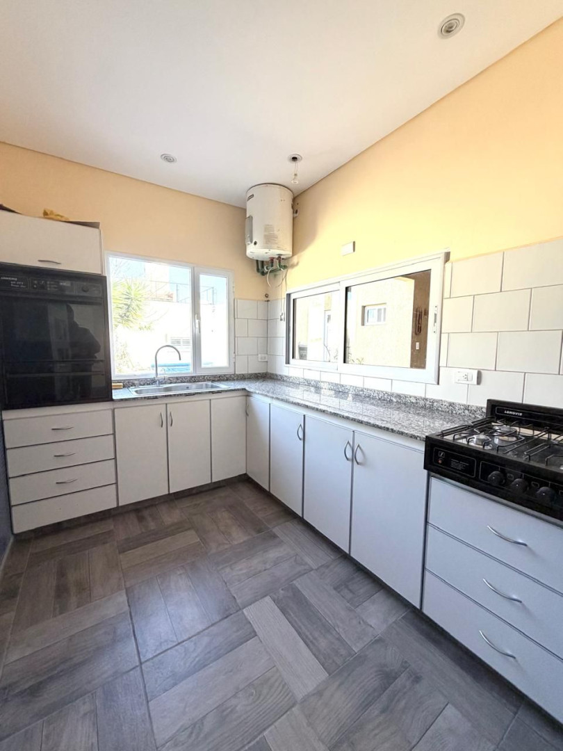 Casa en Alquiler en Emilio Rosas 2238,  Bahía Blanca - Bahía Blanca Propiedades | SITIO OFICIAL l