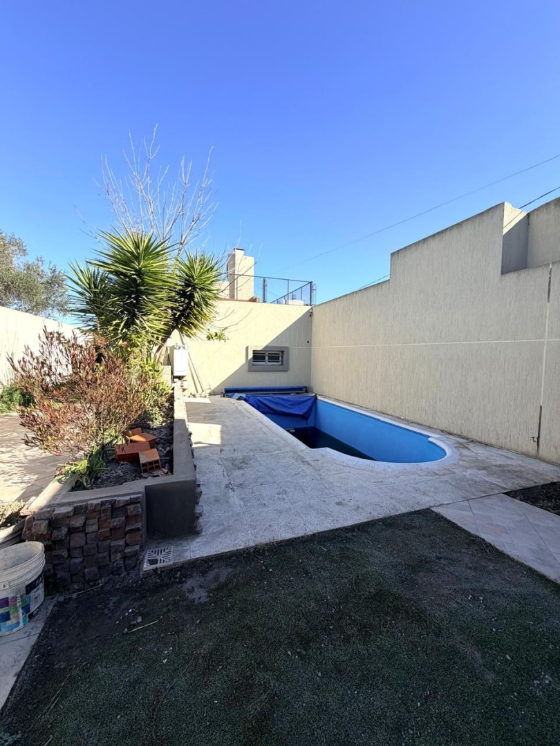 Casa en Alquiler en Emilio Rosas 2238,  Bahía Blanca - Bahía Blanca Propiedades | SITIO OFICIAL l