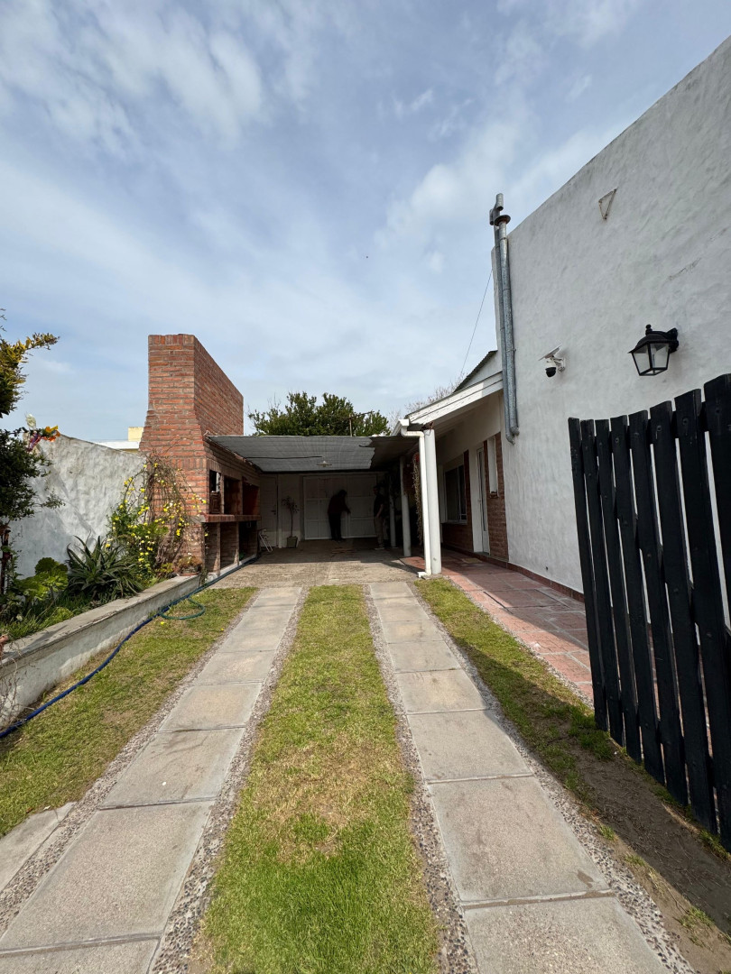 Casa + Departamento en Venta en Chascomus 724,  Monte Hermoso - Bahía Blanca Propiedades | SITIO OFICIAL l