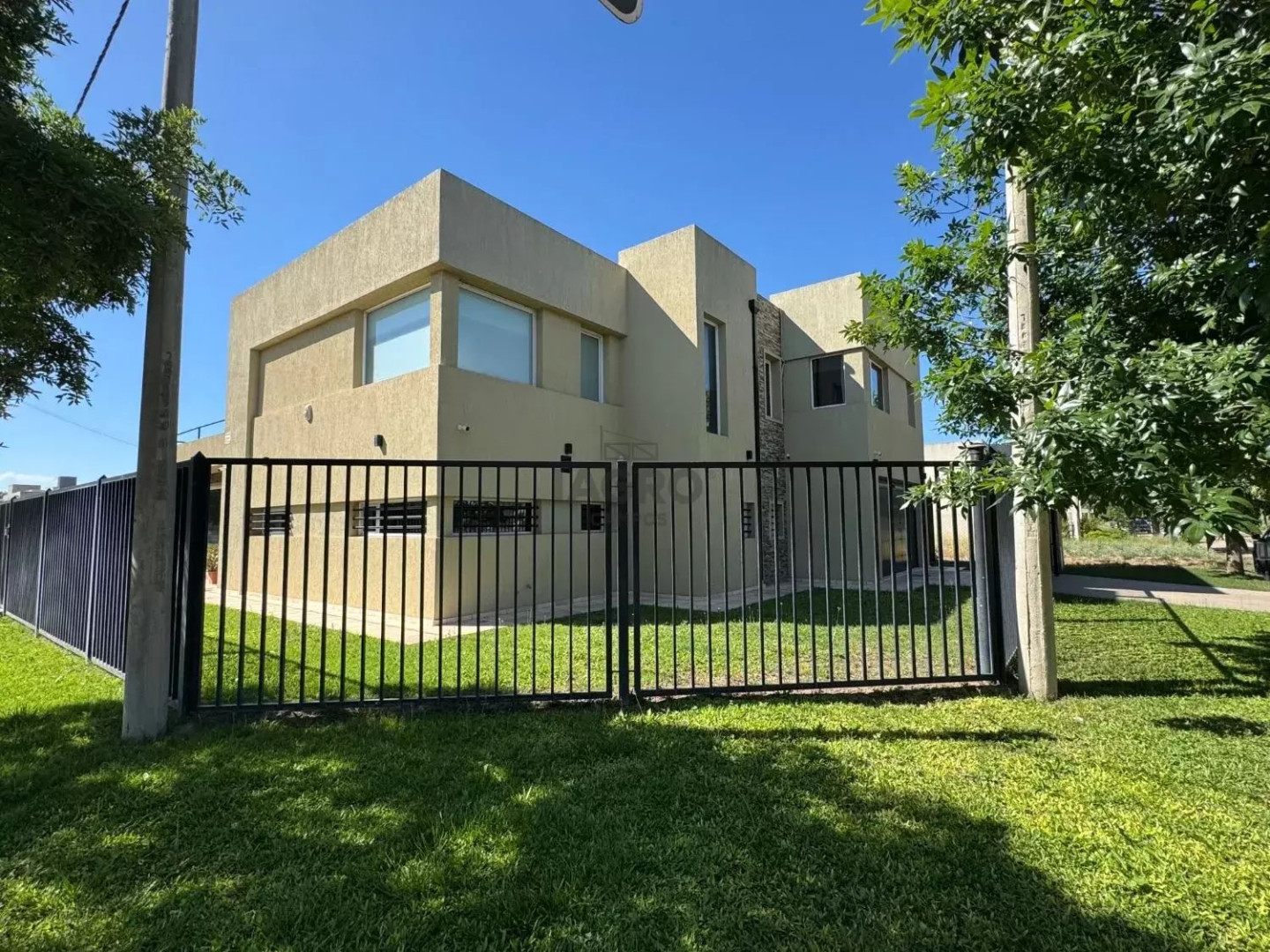 Casa en Venta en Cacique Venancio Y Tupac Amaru, Las Cañitas I, Bahía Blanca - Bahía Blanca Propiedades | SITIO OFICIAL l