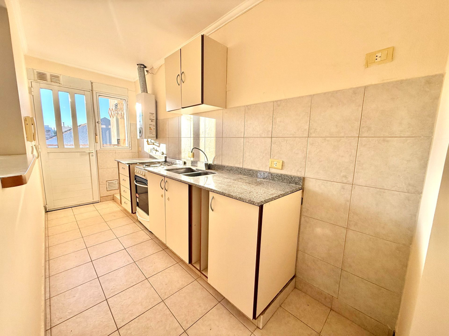 Departamento en Alquiler en Martiniano Rodriguez 672, Macrocentro, Bahía Blanca - Bahía Blanca Propiedades | SITIO OFICIAL l
