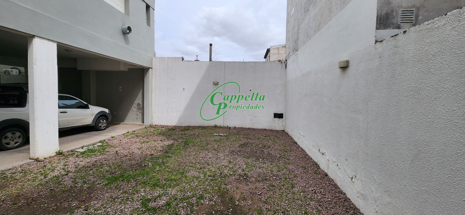 Cochera en Alquiler en Caronti 760, Macrocentro, Bahía Blanca - Bahía Blanca Propiedades | SITIO OFICIAL l