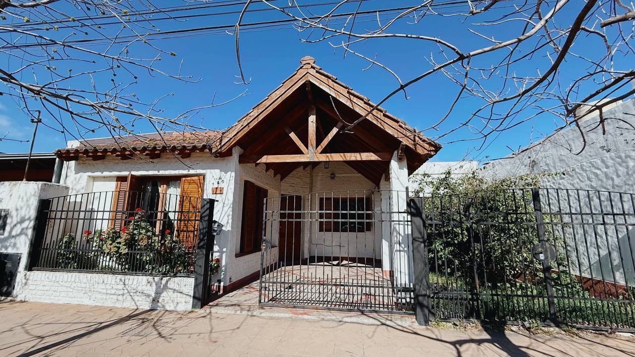 Casa en Venta en Enrique Julio 180, San Roque, Bahía Blanca - Bahía Blanca Propiedades | SITIO OFICIAL l
