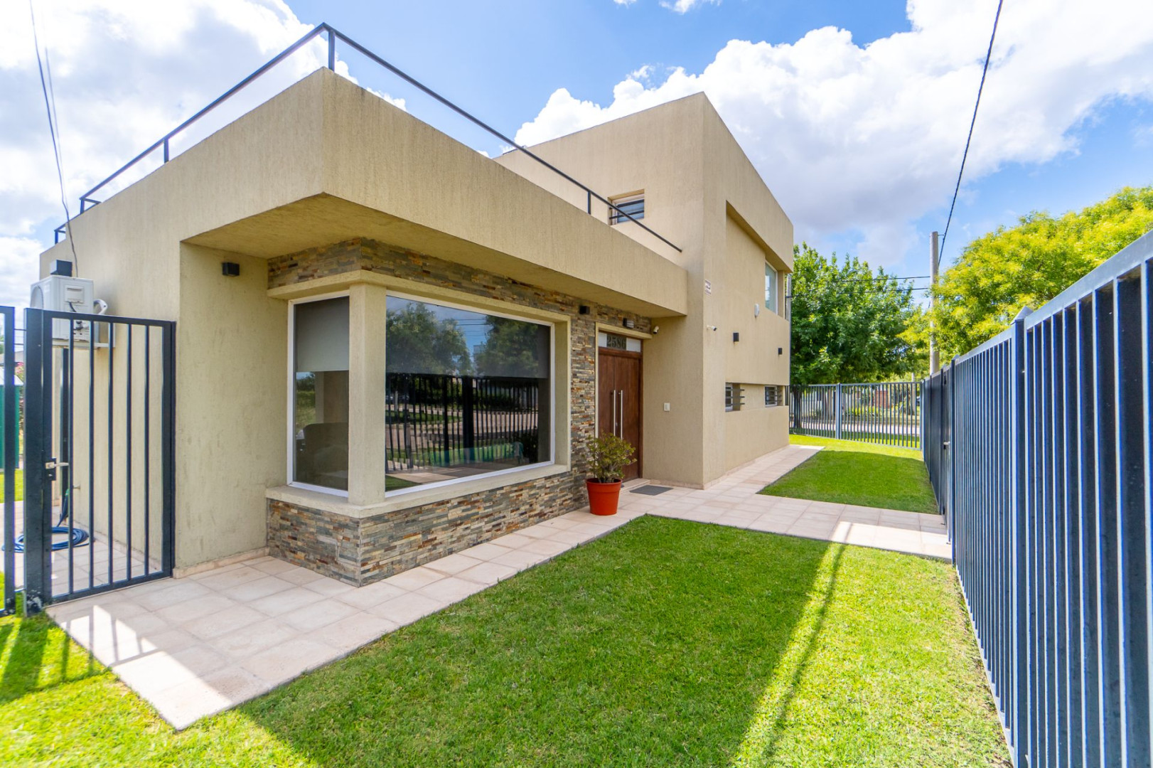 Casa en Venta en Tupac Amaru 2586, Las Cañitas I, Bahía Blanca - Bahía Blanca Propiedades | SITIO OFICIAL l
