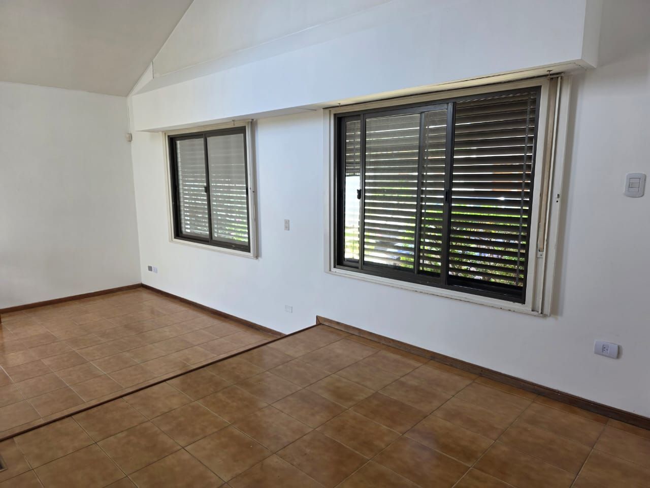 Casa en Venta en HIPOLITO YRIGOYEN 1399, La Falda, Bahía Blanca - Bahía Blanca Propiedades | SITIO OFICIAL l