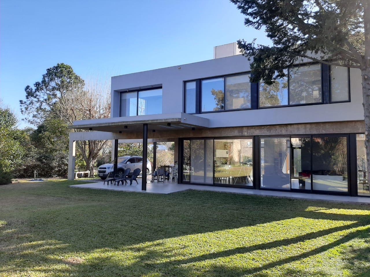 Casa en Alquiler en Club El Carmen,  Berazategui - Bahía Blanca Propiedades | SITIO OFICIAL l